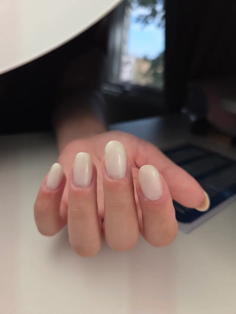 Manucure Russe gainage blanc